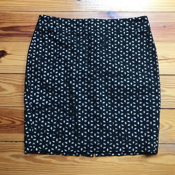 Loft Petites Black Nude Lace Pencil Skirt, EUC, 12P - Picture 1 of 9